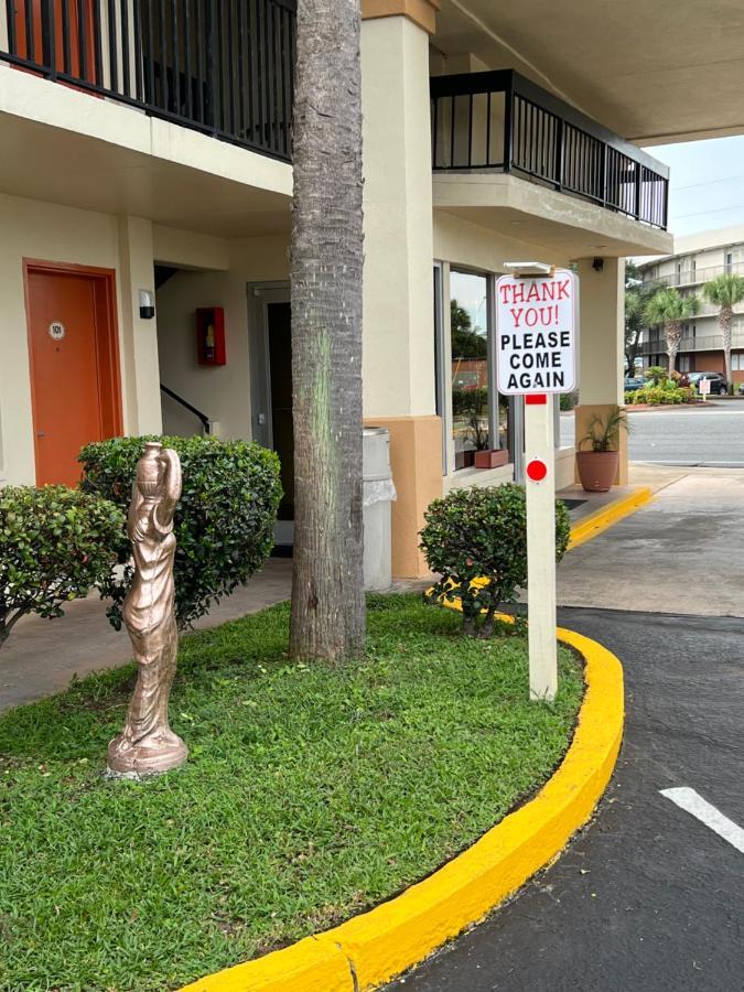 ฮอลิเดย์ ลอดจ์ แอนด์ สวีท ฟอร์ต วอลตัน บีช Motel ฟอร์ตวัลตันบีช ภายนอก รูปภาพ