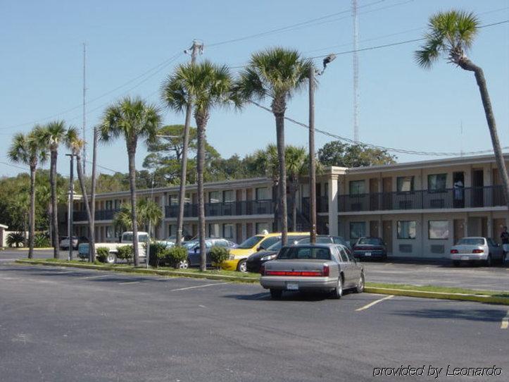 ฮอลิเดย์ ลอดจ์ แอนด์ สวีท ฟอร์ต วอลตัน บีช Motel ฟอร์ตวัลตันบีช ภายนอก รูปภาพ